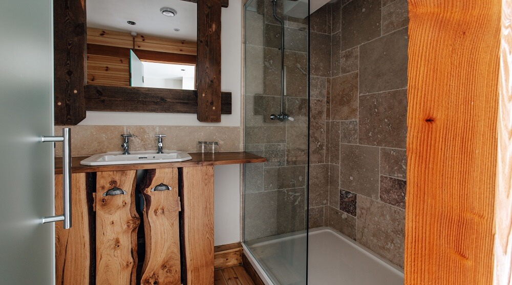 Bassett Brow shower room