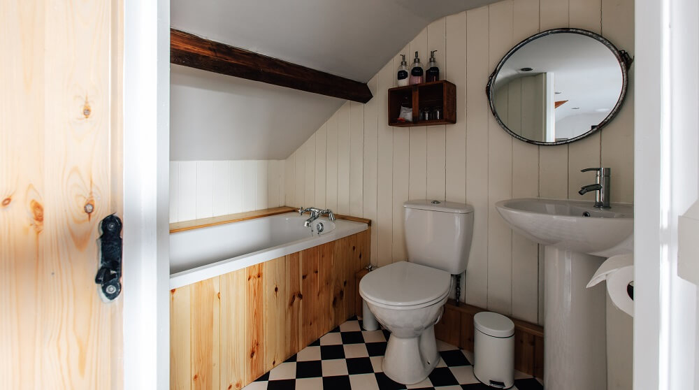 Owlet Dale Bathroom